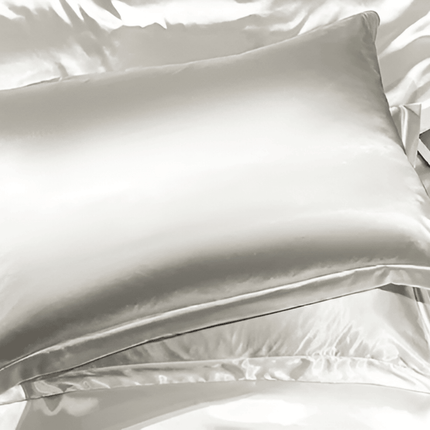 Premium Mulberry Silk Bedding Set – 100% Natural Mulberry Silk Duvet Cover with 2 Pillowcases – Hypoallergenic, Breathable, Temperature-Regulating, and Skin-Friendly