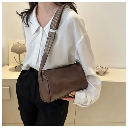 Stylish Leather Shoulder Bag with Braided Strap – Durable, Comfortable, and Spacious