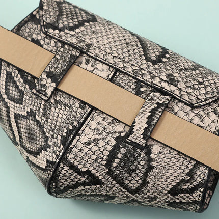 Minimalist Adjustable Belt Bag for Women – Chic Waist Bag / Crossbody Fanny Pack