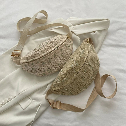 Woven Straw Crossbody Fanny Pack – Boho Wicker Waist Bag for Summer & Festival