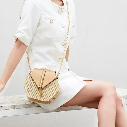 Women's Straw Shoulder Bag with Leather Accents – Lightweight & Elegant Summer Handbag