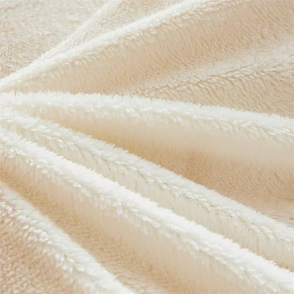 Checkered Winter Fleece Blanket – Soft & Warm Plaid Throw for Bed and Sofa