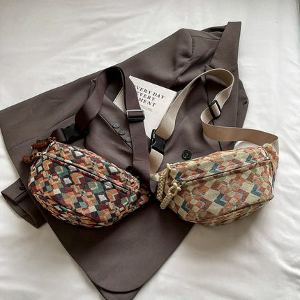 Geometric Crossbody Banana Bag – Stylish Fanny Pack with Adjustable Strap & Zipper Closure