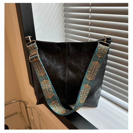 Stylish Brown Handbag with Wide Shoulder Strap – Spacious & Elegant