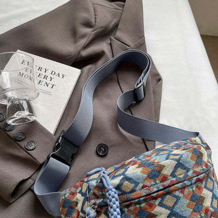 Geometric Crossbody Banana Bag – Stylish Fanny Pack with Adjustable Strap & Zipper Closure