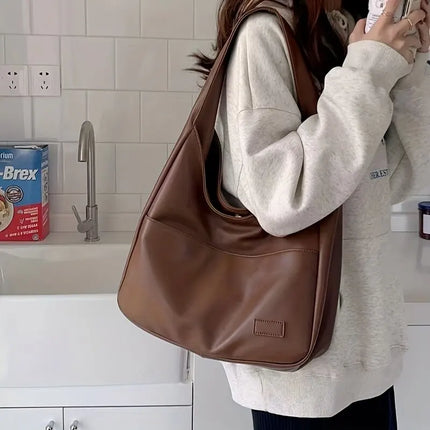 Minimalist Shoulder Bag – Spacious, Timeless & Perfect for Everyday Use