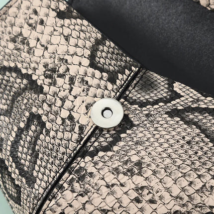 Minimalist Adjustable Belt Bag for Women – Chic Waist Bag / Crossbody Fanny Pack