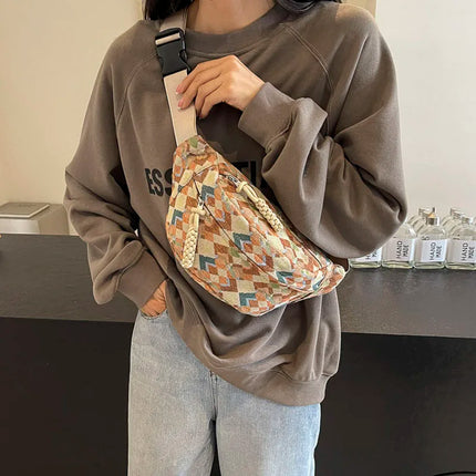 Geometric Crossbody Banana Bag – Stylish Fanny Pack with Adjustable Strap & Zipper Closure