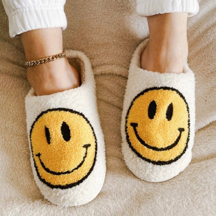 Smiley Face Slippers – Cozy, Non-Slip Plush House Shoes for Women & Men