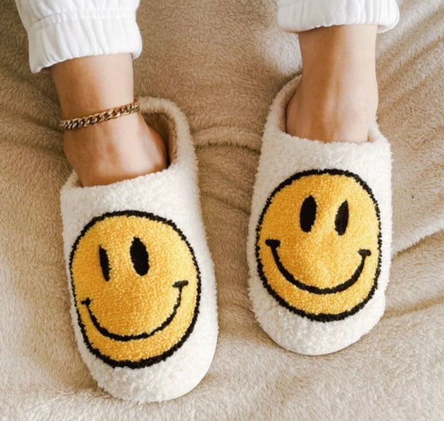 Smiley Face Slippers – Cozy, Non-Slip Plush House Shoes for Women & Men