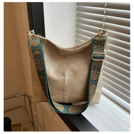 Stylish Brown Handbag with Wide Shoulder Strap – Spacious & Elegant