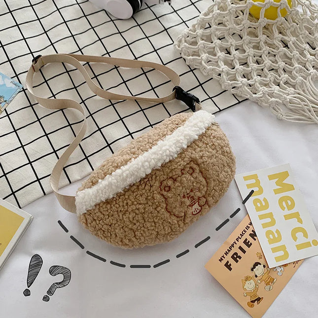 Woven Rattan Crossbody Bag with Brown Leather Accents – Stylish & Lightweight Summer Accessory