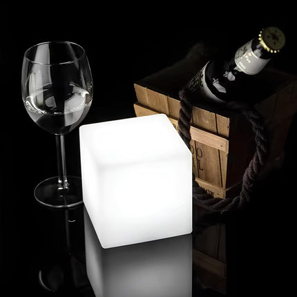CubeLight Modern LED Cube Outdoor Light – Stylish Garden & Path Lighting, Weatherproof IP65