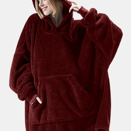 Cozy Oversized Huggie Hoodie Blanket – Warm Flannel Hooded Blanket with Sleeves & Kangaroo Pocket