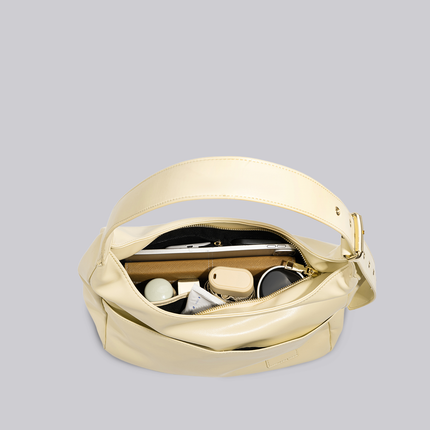 Black Shoulder Bag – Minimalist & Spacious Vegan Leather Design