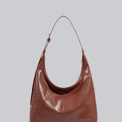 Black Shoulder Bag – Minimalist Design with Spacious Storage