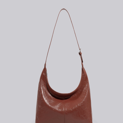 Black Shoulder Bag – Minimalist Design with Spacious Storage