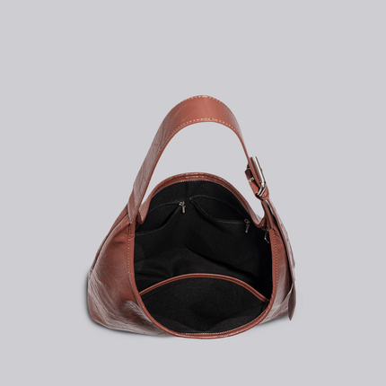 Black Shoulder Bag – Minimalist Design with Spacious Storage