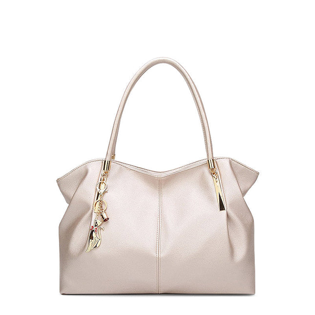 Trendy Vegan Leather Handbag – Elegant & Practical with Gold Details