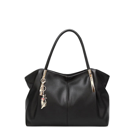 Trendy Vegan Leather Handbag – Elegant & Practical with Gold Details