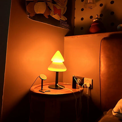 Modern LED Christmas Tree Table Lamp – 3 Light Modes, USB & Plug-In, Illuminates up to 108 ft²