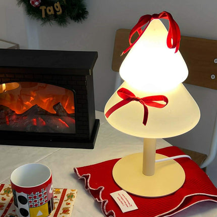 Modern LED Christmas Tree Table Lamp – 3 Light Modes, USB & Plug-In, Illuminates up to 108 ft²