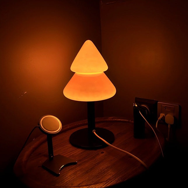 Modern LED Christmas Tree Table Lamp – 3 Light Modes, USB & Plug-In, Illuminates up to 108 ft²