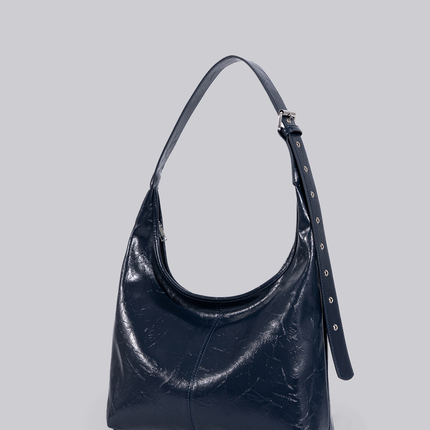 Black Shoulder Bag – Minimalist Design with Spacious Storage