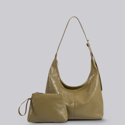 Black Shoulder Bag – Minimalist Design with Spacious Storage