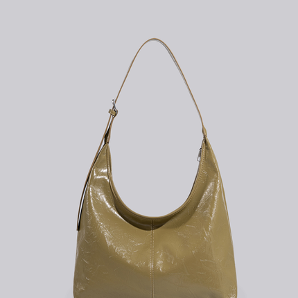 Black Shoulder Bag – Minimalist Design with Spacious Storage