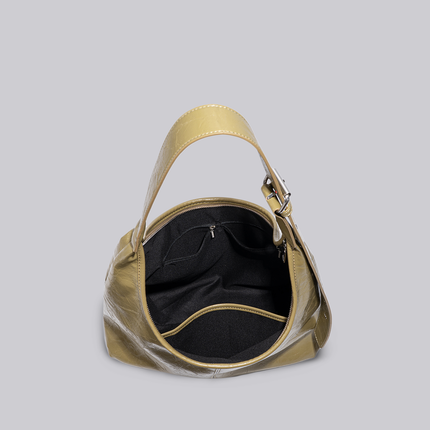 Black Shoulder Bag – Minimalist Design with Spacious Storage