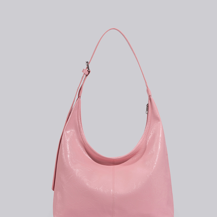 Black Shoulder Bag – Minimalist Design with Spacious Storage