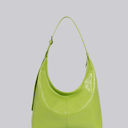 Black Shoulder Bag – Minimalist Design with Spacious Storage