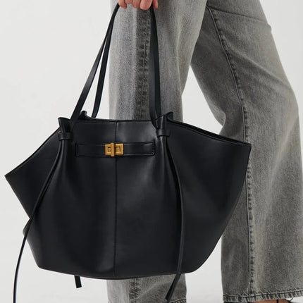 Elegant Tote Handbag – Timeless & Functional