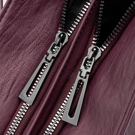 Black Leather Shoulder Bag with Side Pockets – Spacious & Elegant Women’s Leather Handbag